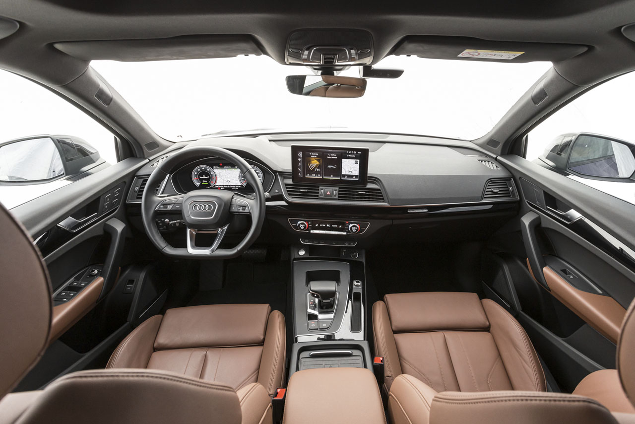 Audi Q5 Sportback - interior completo
