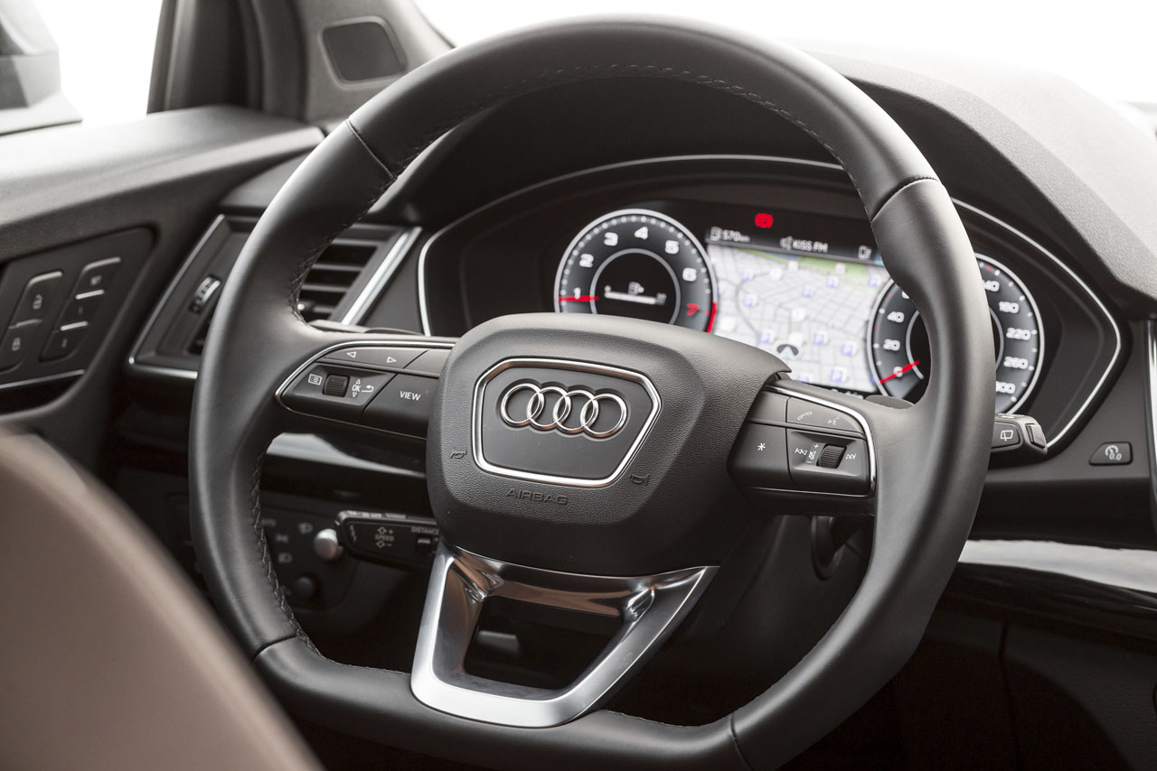 Audi Q5 Sportback - volante multifuncional
