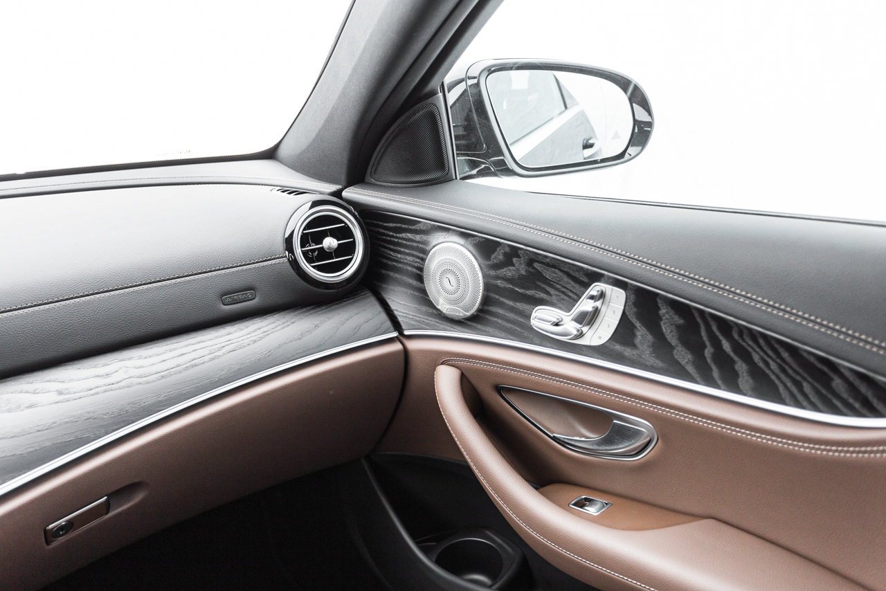 Mercedes-Benz E 300 Exclusive - regulagem elétrica do banco do passageiro