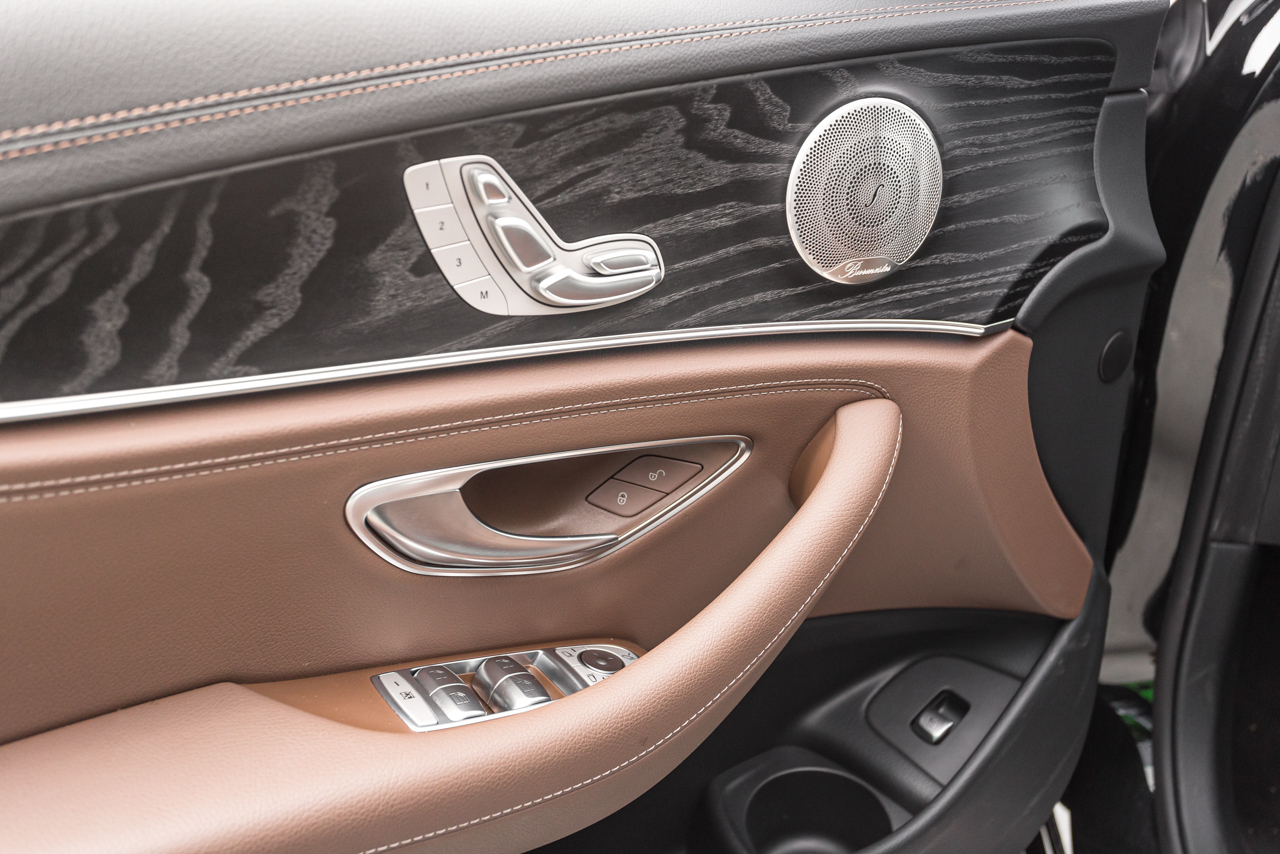 Mercedes-Benz E 300 Exclusive - regulagem elétrica do banco do motorista