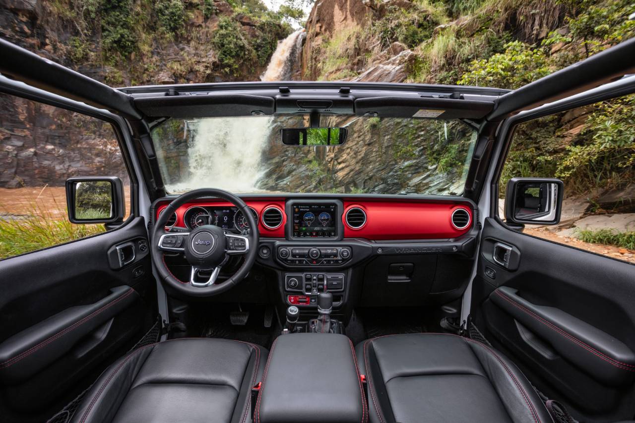 Novo Jeep Wrangler Rubicon - interior