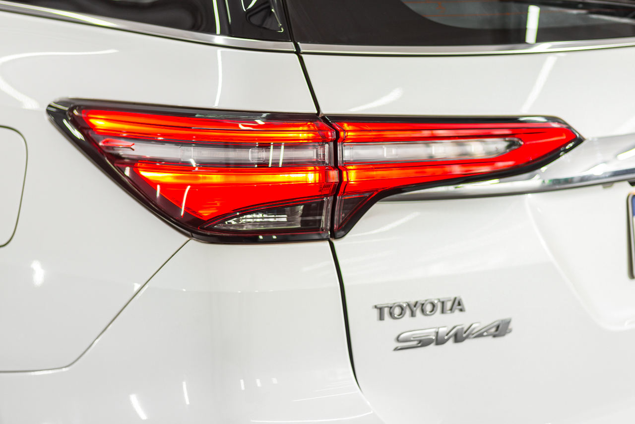 Toyota SW4 SRX diesel - lanterna traseira