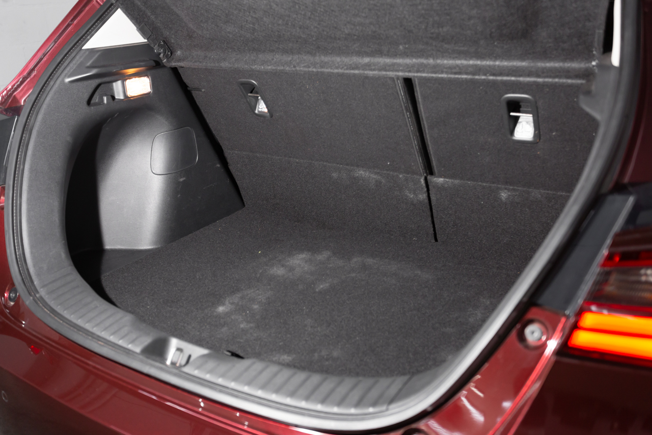 Honda City Hatchback Touring - porta-malas