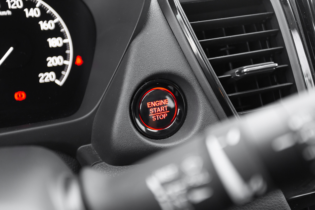 Honda City Hatchback Touring - botão de partida