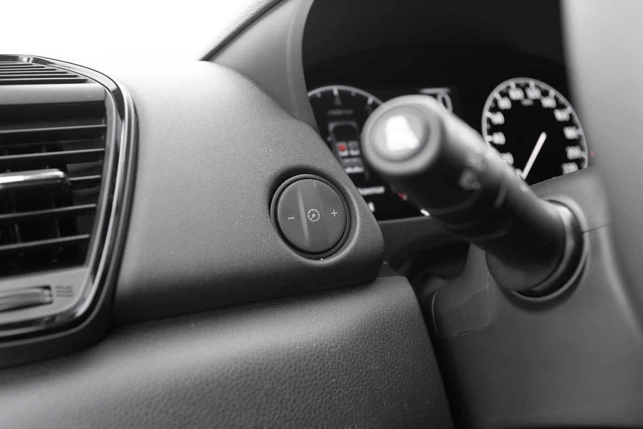 Honda City Hatchback Touring - botão de iluminação do painel