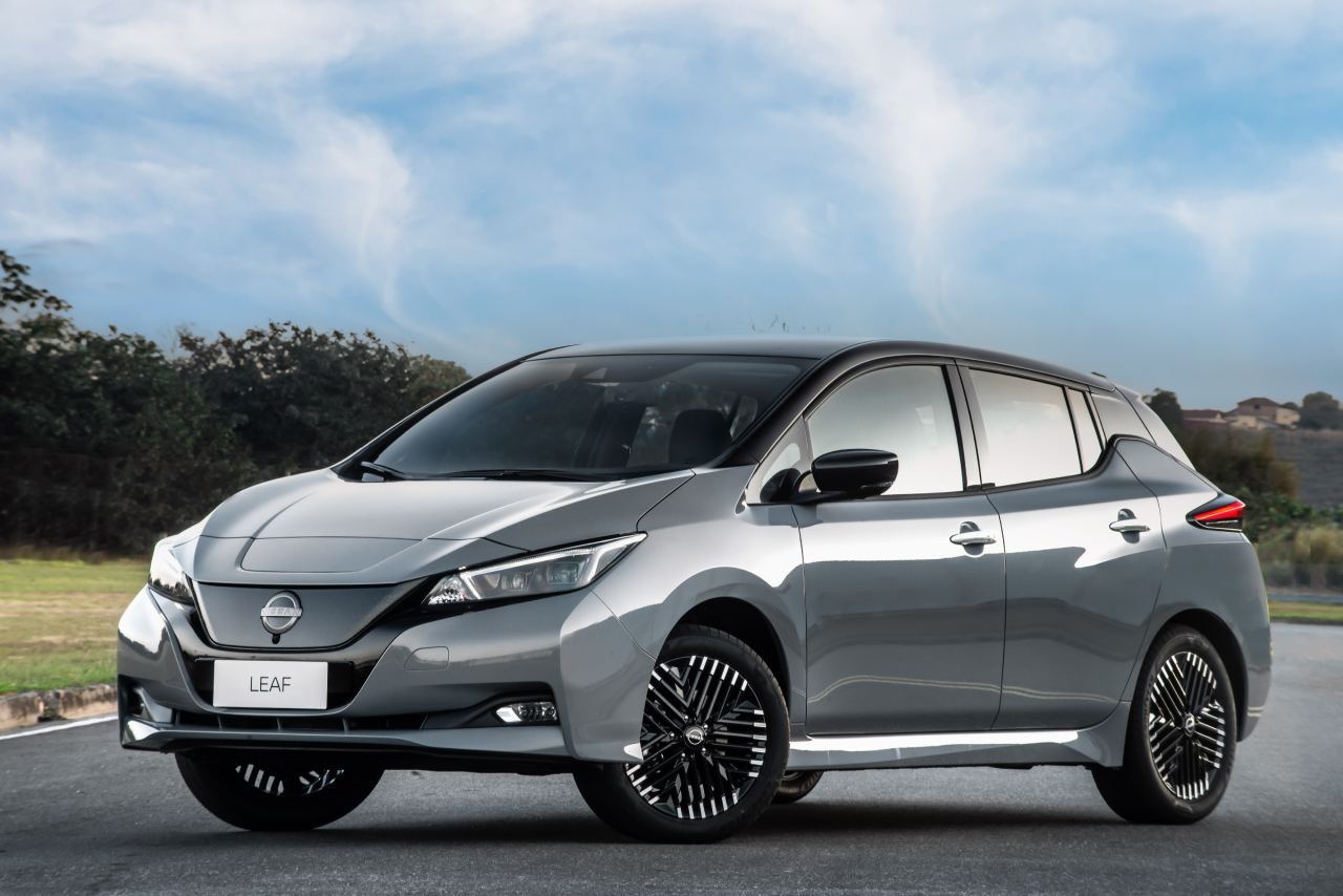 venda de carros elétricos - Nissan Leaf 2023