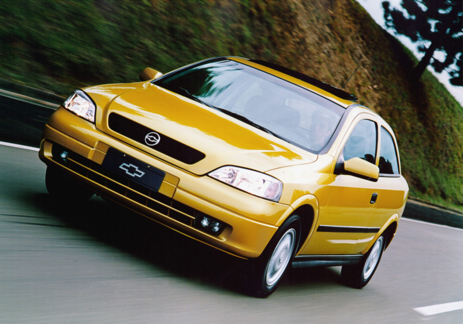 Chevrolet Astra hatch carros até 15 mil