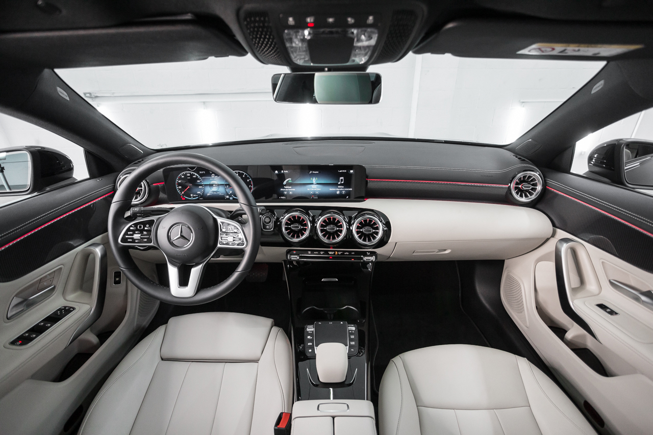 Mercedes-Benz CLA 250 - interior completo