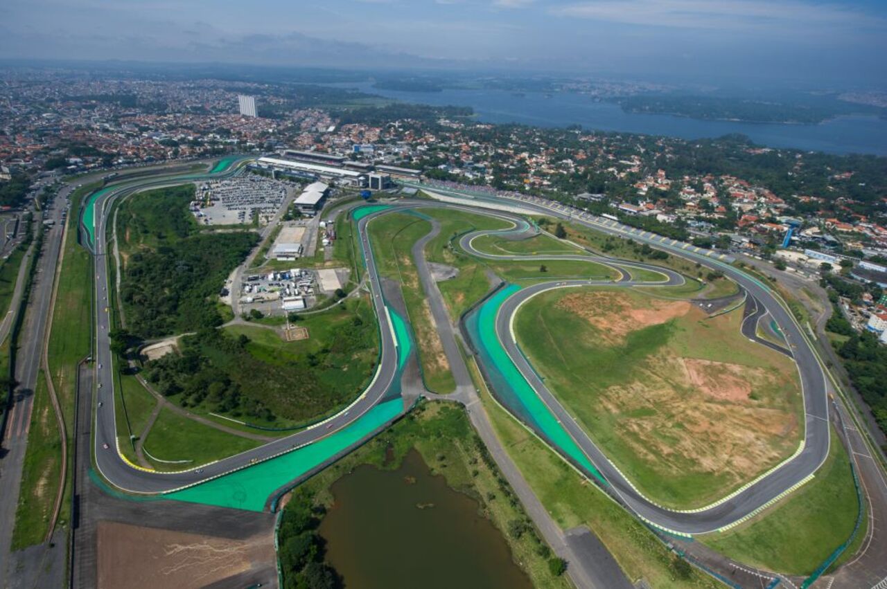 Sente a vibe de como é uma corrida no autódromo de Interlagos na categ