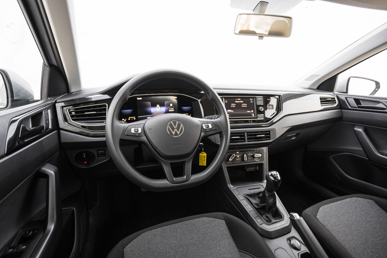 interior do Volkswagen Polo TSI 2023