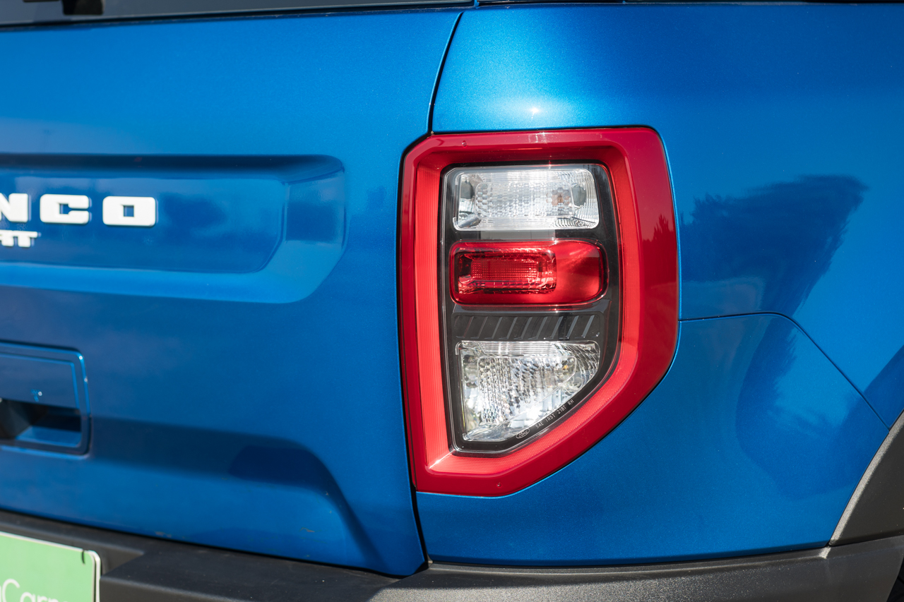 Lanterna traseira do Ford Bronco Sport azul